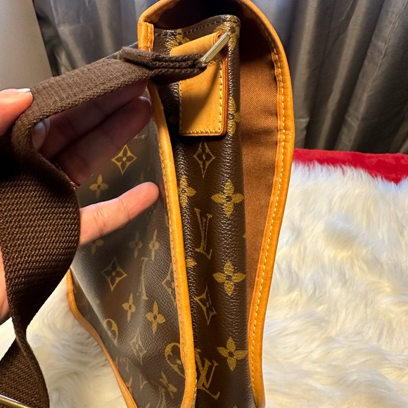Louis Vuitton Bosphore Messenger bag - Picture 7 of 11